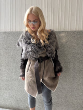 Load image into Gallery viewer, Vintage Y2K karl donoghue Grey leather Sherling Leather Coat
