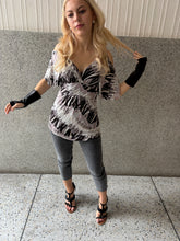 Load image into Gallery viewer, Vintage Y2K Topshop Geometric Cut out shoulder Top
