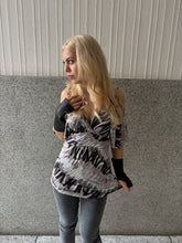 Load image into Gallery viewer, Vintage Y2K Topshop Geometric Cut out shoulder Top
