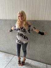 Load image into Gallery viewer, Vintage Y2K Topshop Geometric Cut out shoulder Top
