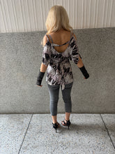 Load image into Gallery viewer, Vintage Y2K Topshop Geometric Cut out shoulder Top
