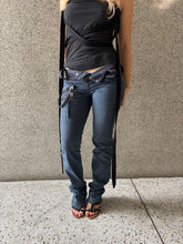 Load image into Gallery viewer, Vintage Y2K Diesel Straight Leg Low Waist Jeans
