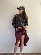 Load image into Gallery viewer, Vintage Y2K zone bleue burgundy midi Skirt
