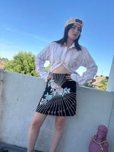 Load image into Gallery viewer, Vintage Y2K French Connection embroidered floral  Pencil Skirt

