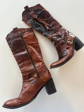 Load image into Gallery viewer, Vintage Y2K brown heel moto cowboy western boots
