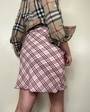 Load image into Gallery viewer, Vintage Y2K pink diagonal check midi skirt

