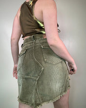 Load image into Gallery viewer, Vintage Y2K Corduroy Khaki Skirt
