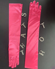 Load image into Gallery viewer, Personalised Letter Charm Gloves
