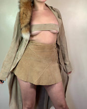Load image into Gallery viewer, Vintage Y2K Suede Tan Skirt
